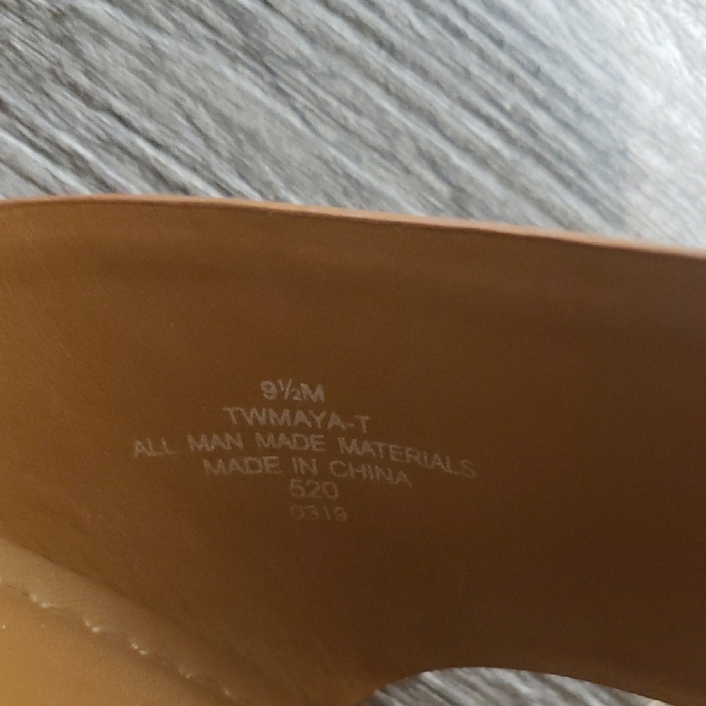 Tommy Hilfiger Tan Wedge Sandals - Picture 12 of 12